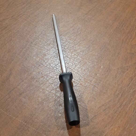 J.A. Henckels International 8.75" Knife Sharpening Honing Rod - Picture 5 of 7